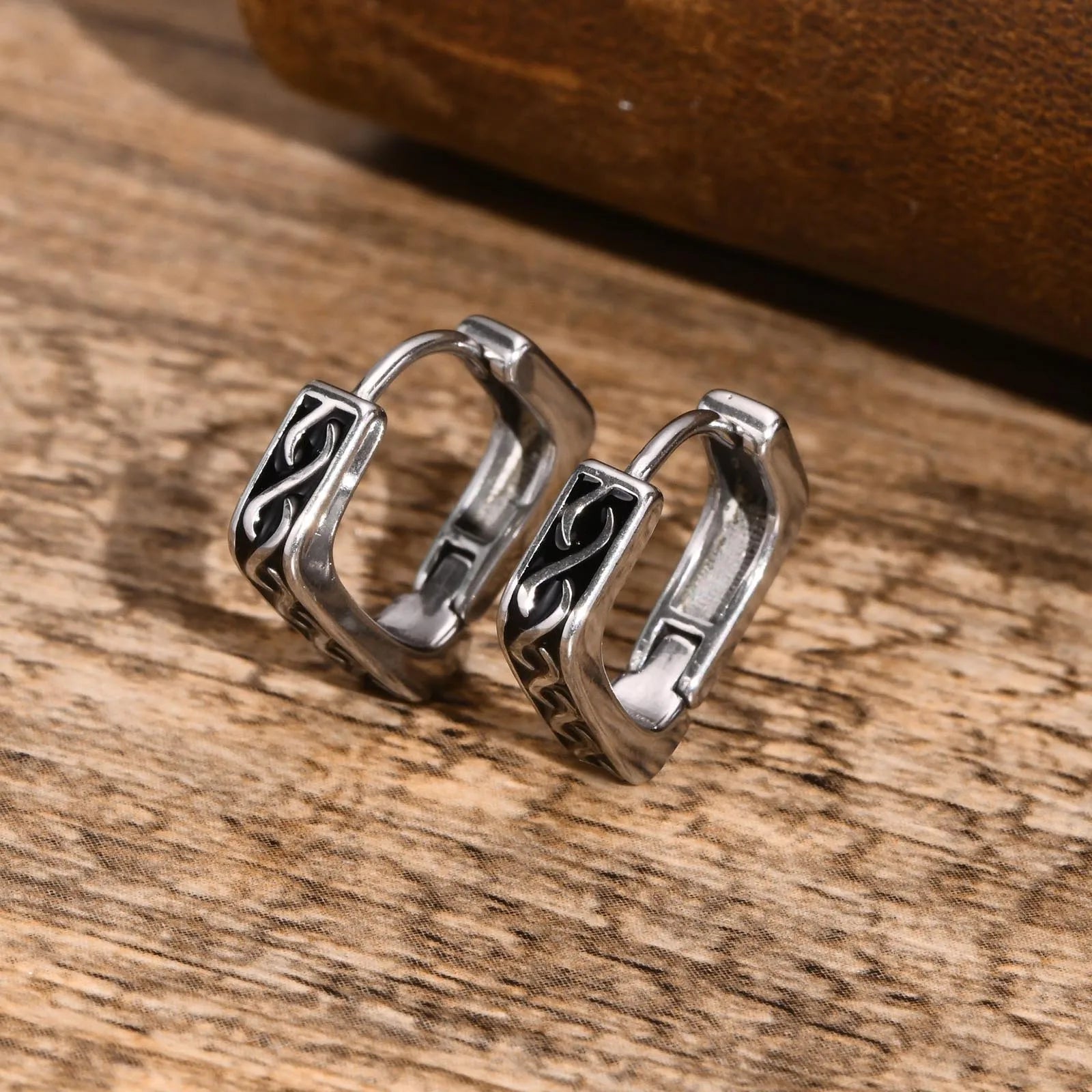 Aretes Geométricos Vikingos para Hombre en plata