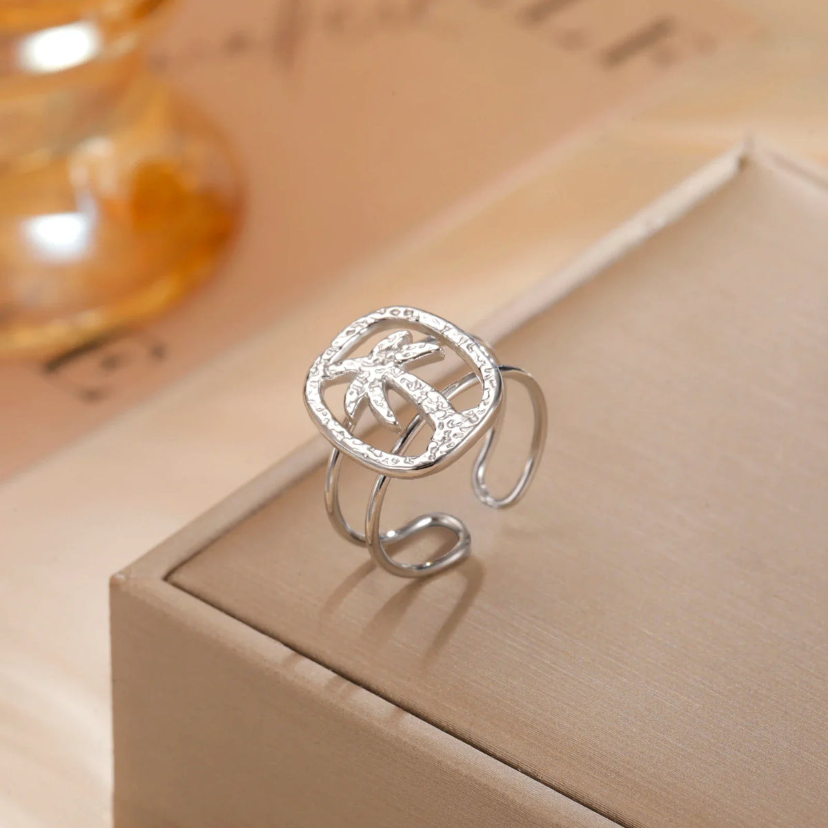Anillo con motivo de palmera de plata