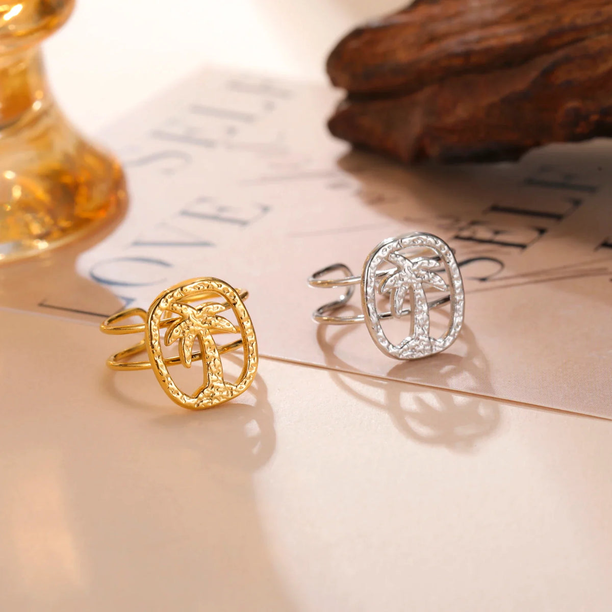 Anillo con motivo de palmera de oro