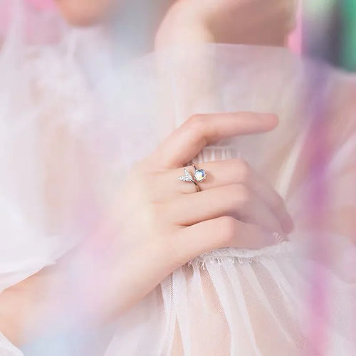 Anillo de Plata con Piedra de Luna
