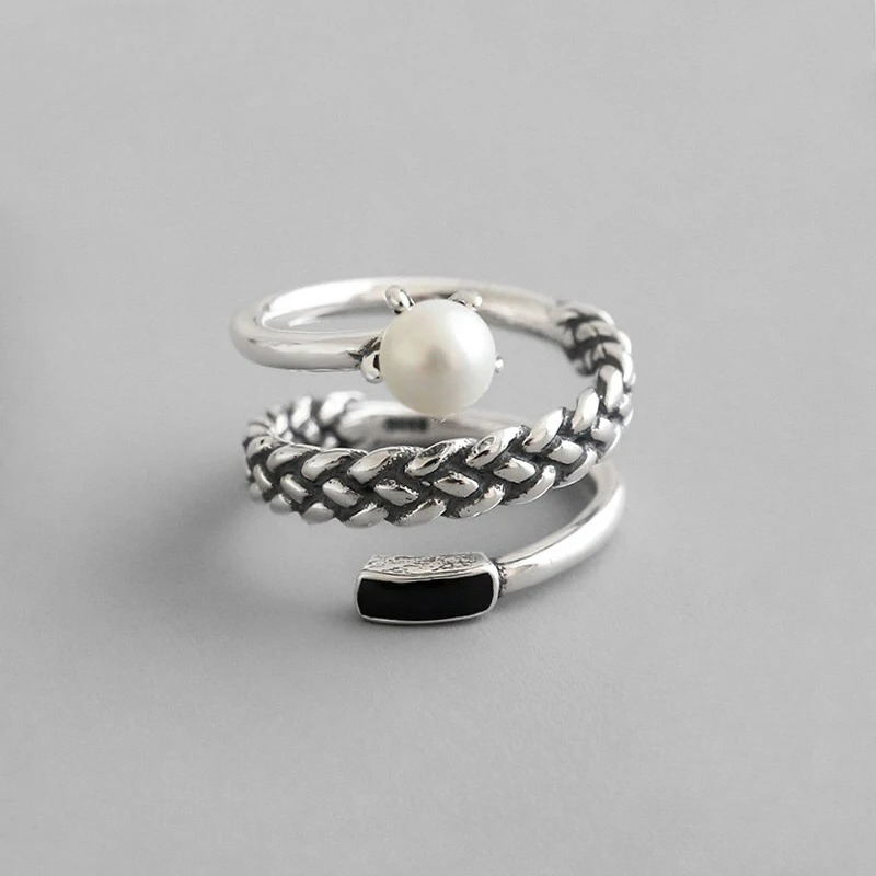 Anillo Plateado con Perla