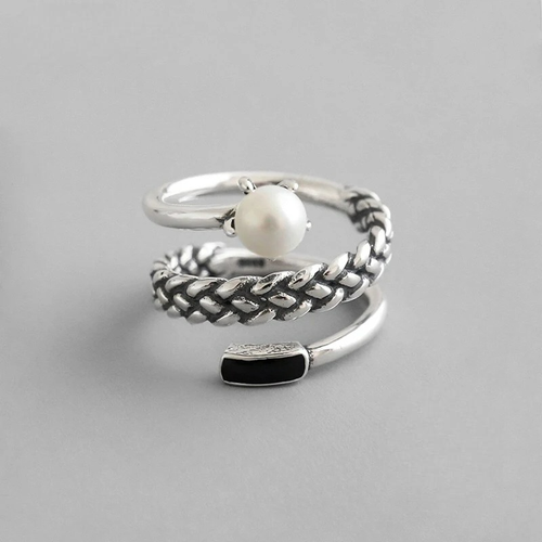 Anillo Plateado con Perla