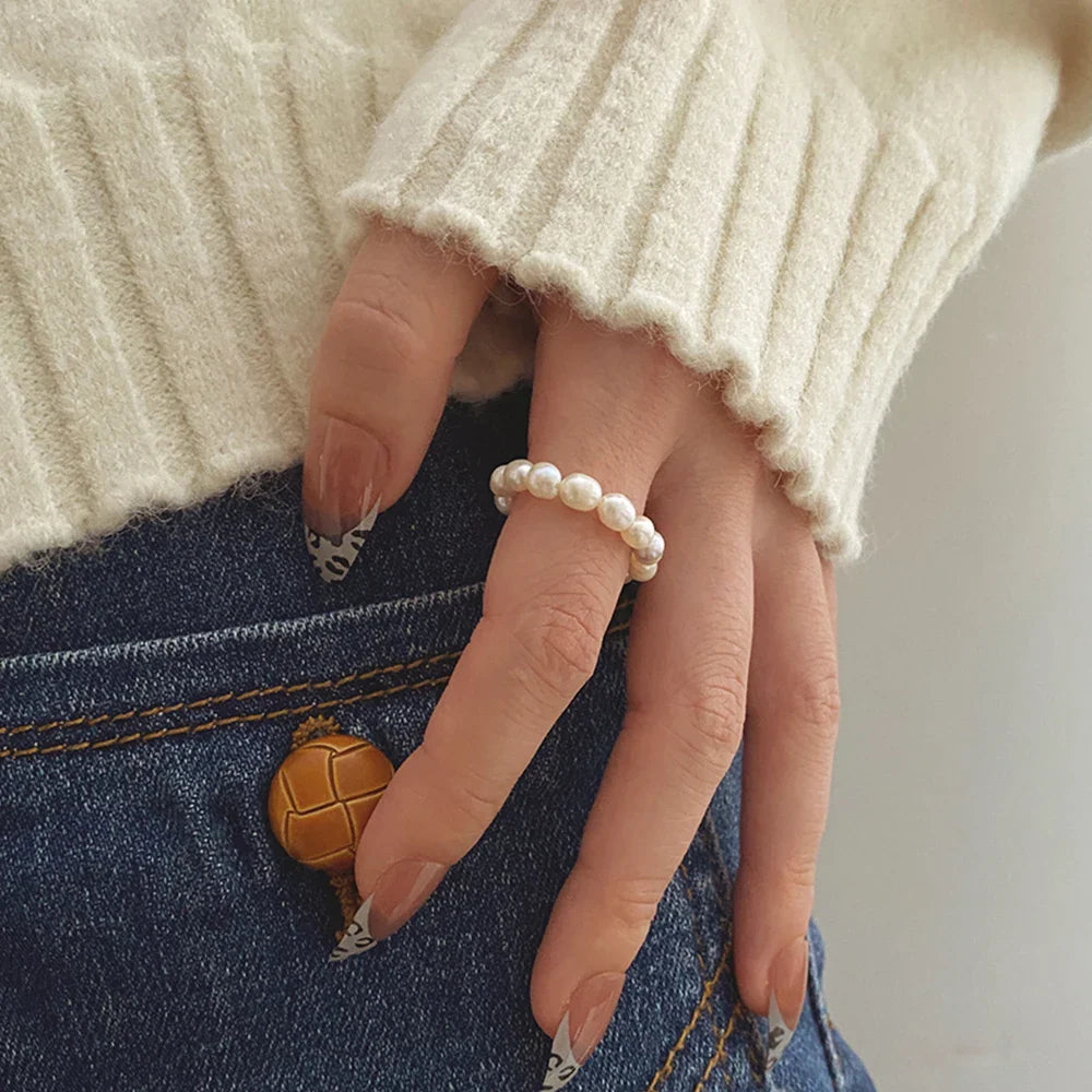 Anillo con Perlas Blancas