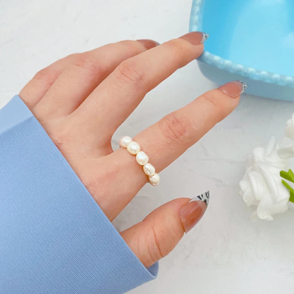 Anillo con Perlas Blancas