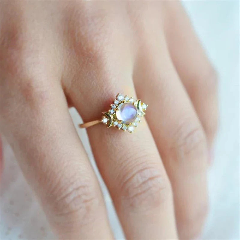 Anillo con Cristal de Piedra de Luna