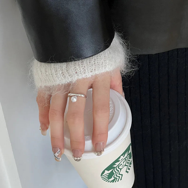 Anillo para Mujer con Perla Blanca en Circonio