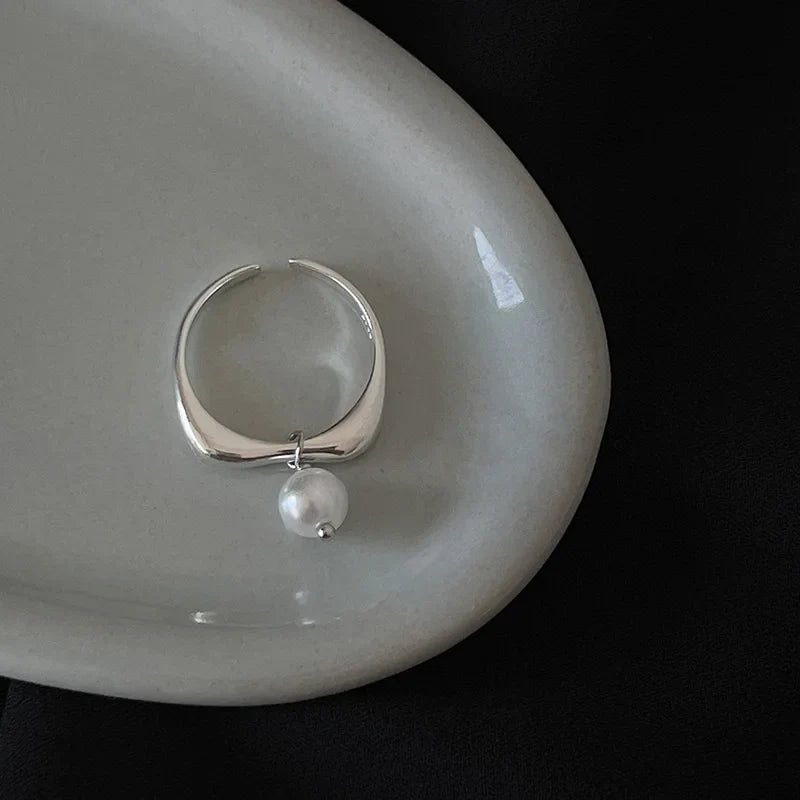 Anillo para Mujer con Perla Blanca en Circonio