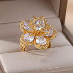 Anillo Flor de 5 Pétalos con Circonia blanca