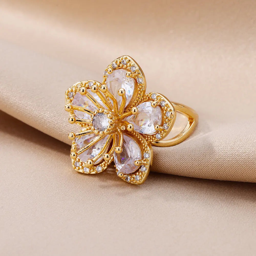 Anillo Flor de 5 Pétalos con Circonia blanca