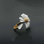 Anillo Flor de Margarita Estilizado