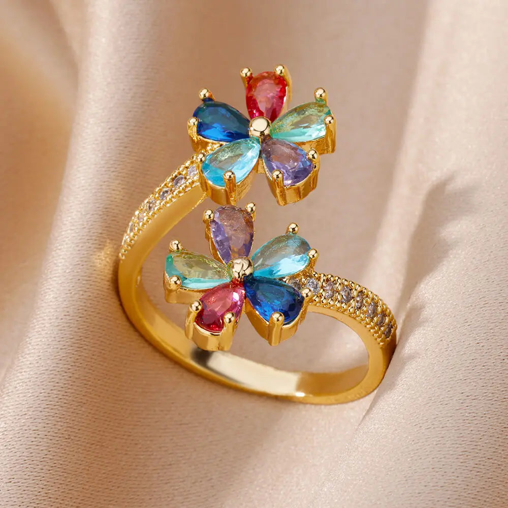 Anillo con Flores de Colores en Circonio Oro