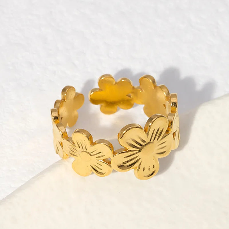 Anillo de Flores Doradas