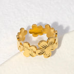 Anillo de Flores Doradas