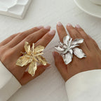 Anillo con Gran Flor de Plata