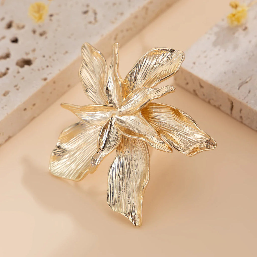 Anillo con Gran Flor de Oro