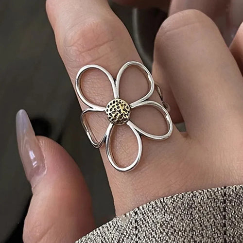 Anillo Grande Flor Elegante