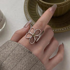 Anillo Grande Flor Elegante