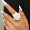 Anillo de Flor Grande Blanca