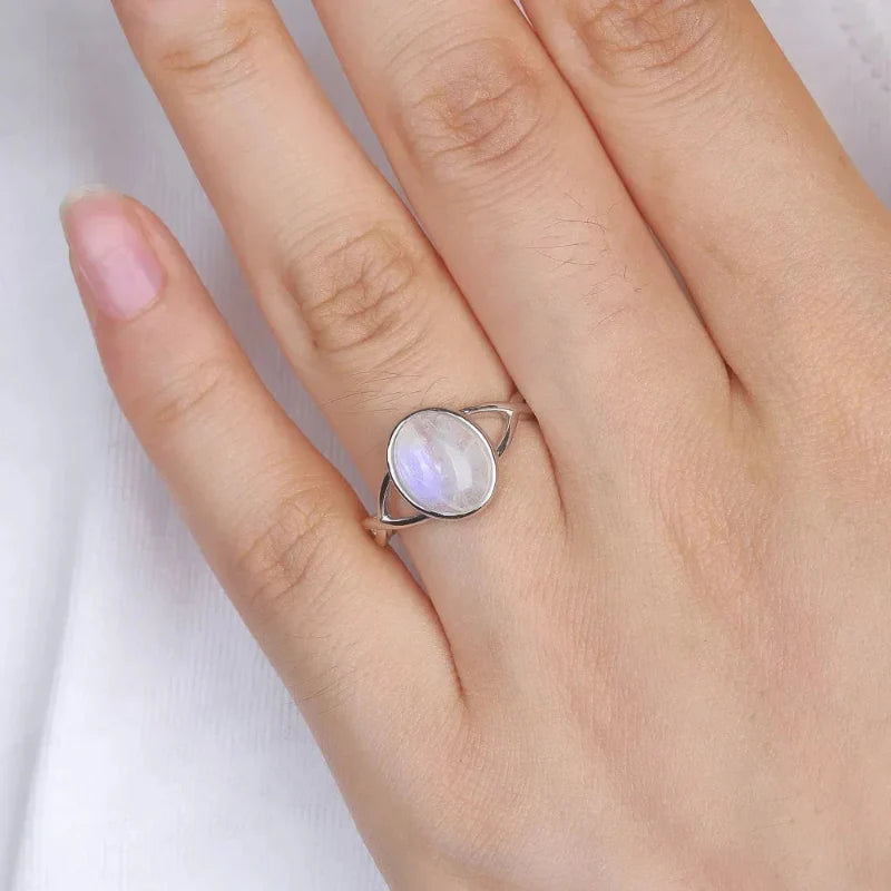 Anillo con Piedra de Luna Fertilidad