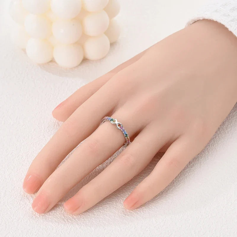 Anillo arcoíris símbolo infinito