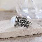 Anillo con Banda Floral Piedra de Luna