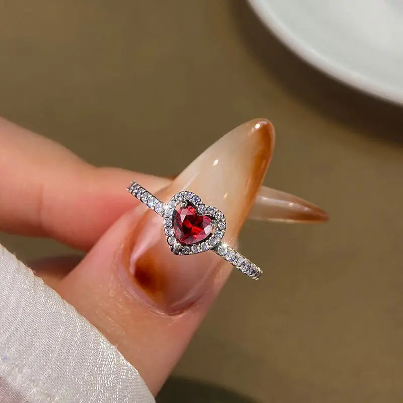 Anillo con Corazón y Circonia roja y plata