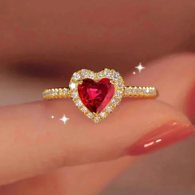 Anillo con Corazón y Circonia roja y oro