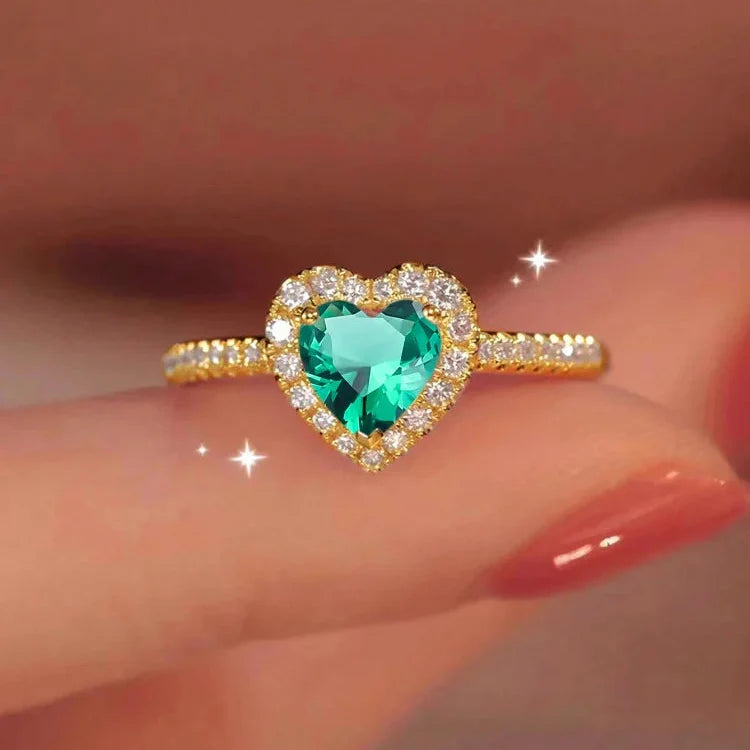 Anillo con Corazón y Circonia verde y oro