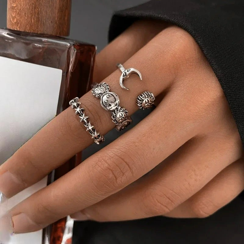 Anillo con Media Luna y Astros