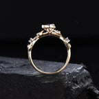 Anillo con Media Luna y Circonio dorado