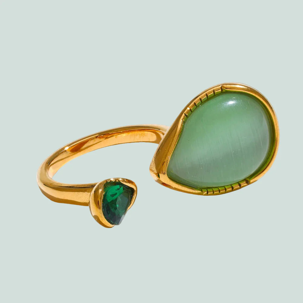 Anillo con Gota de Agua en Piedra Natural y Circonio