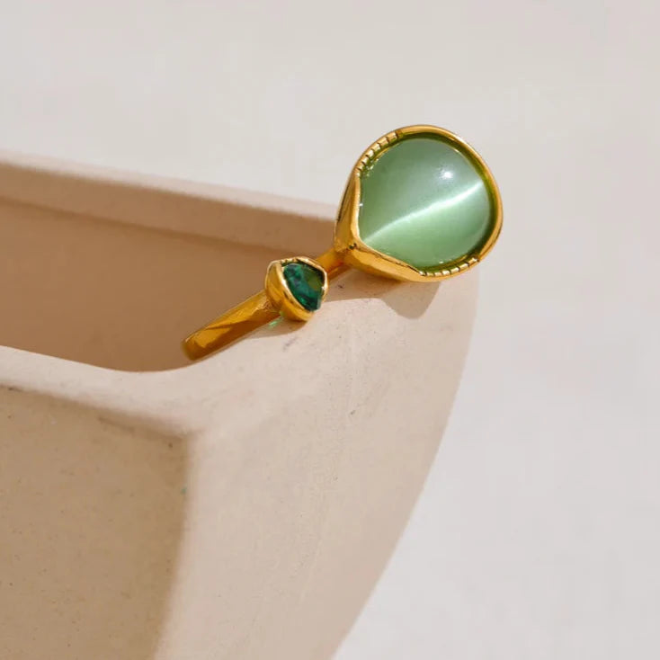 Anillo con Gota de Agua en Piedra Natural y Circonio