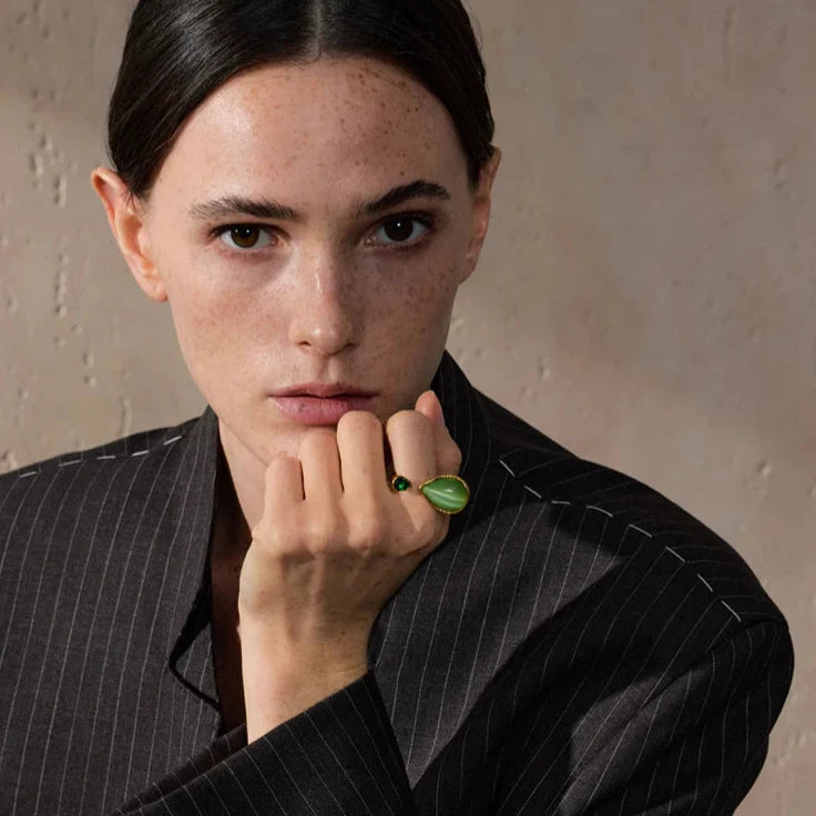 Anillo con Gota de Agua en Piedra Natural y Circonio