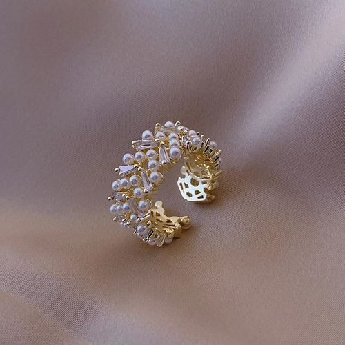 Anillo con Perlas Blancas en Circonio