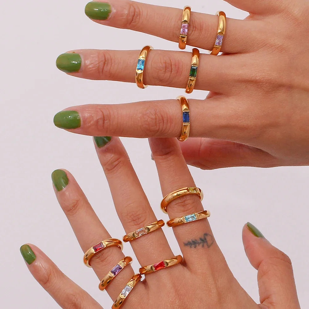 Anillo con piedra de nacimiento engastada para mujer