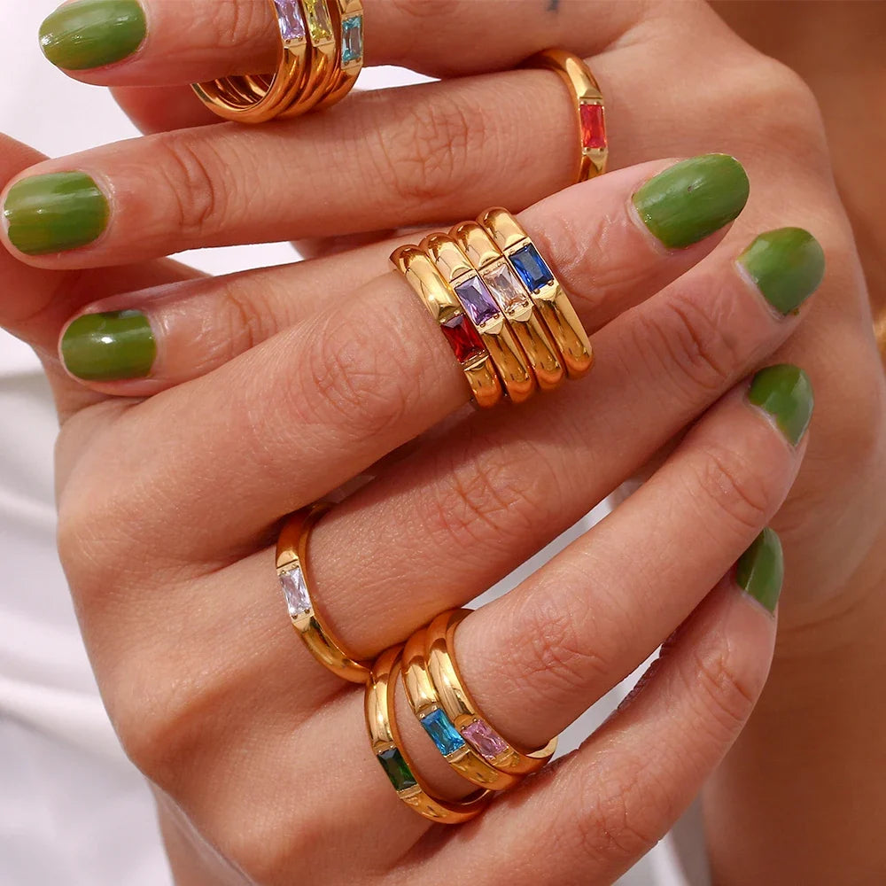 Anillo con piedra de nacimiento engastada para mujer