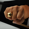 Anillo con Pirámide Egipcia dorada