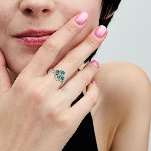 Anillo con Trébol de 4 Hojas en Circonio Verde