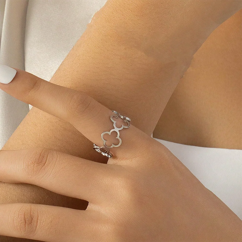 Anillo con Tréboles de 4 Hojas de la Suerte en plata