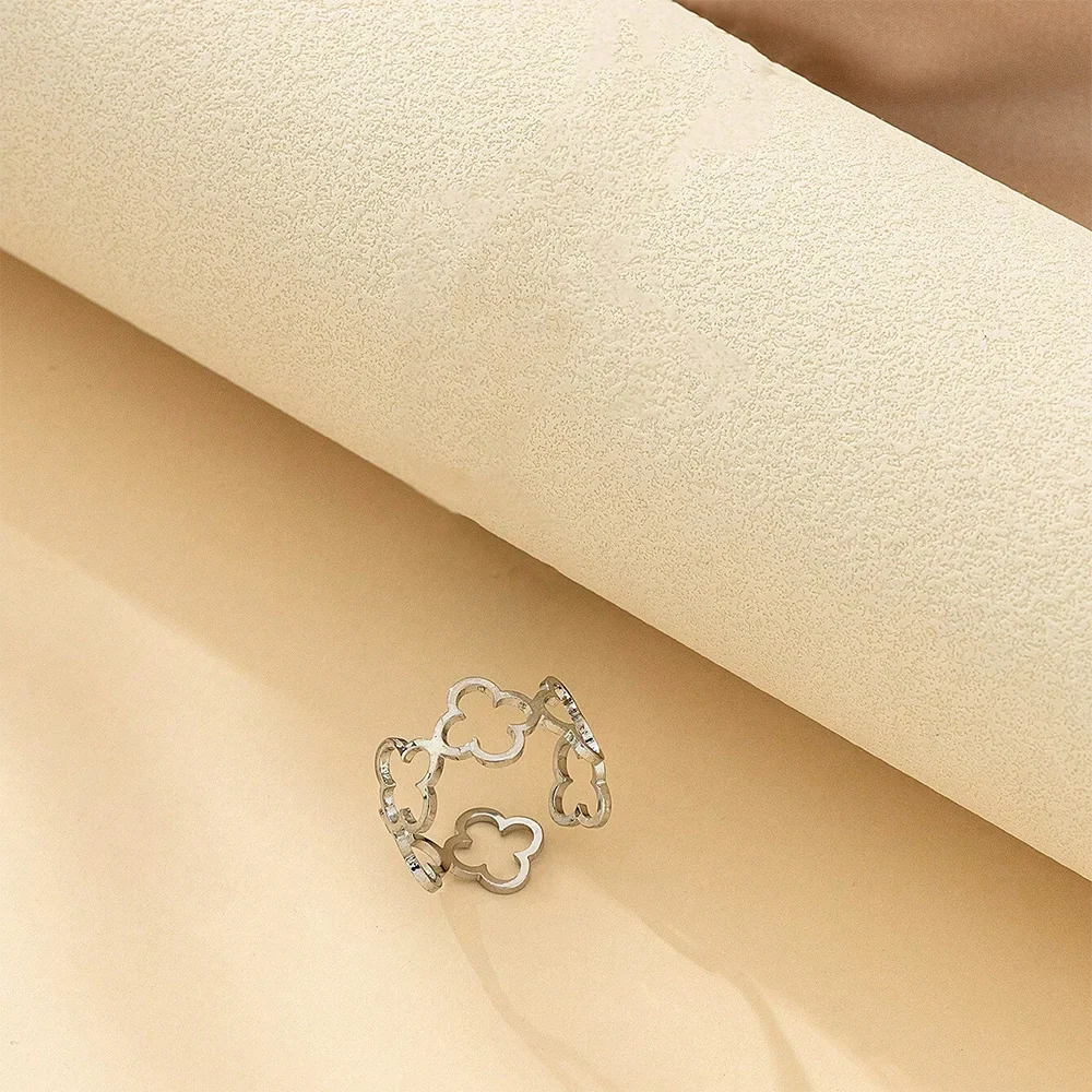 Anillo con Tréboles de 4 Hojas de la Suerte en plata