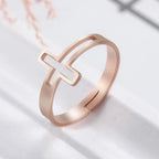 Anillo Cruz Discreta oro rosa