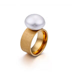 Anillo de Estilo Retro con Perla Blanca dorada
