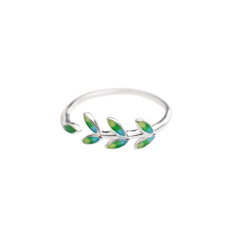 Anillo Elegante con Hoja de Laurel