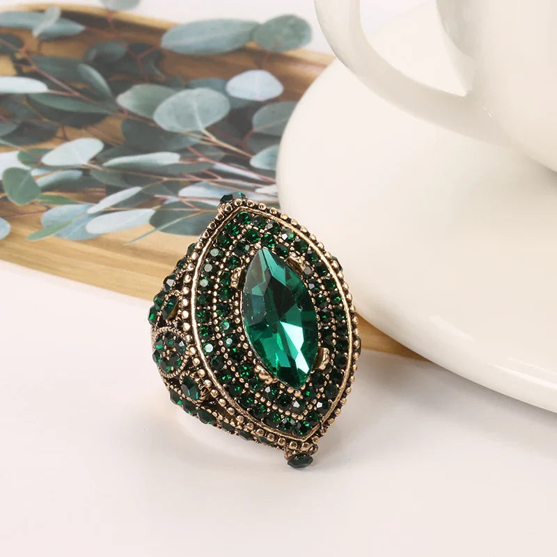 Anillo con Cristal Verde