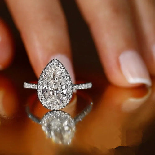 Anillo de Zirconia en forma de Gota de Agua plateado