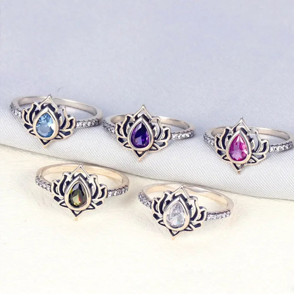 Anillo Flor de Loto Plateado para Mujer