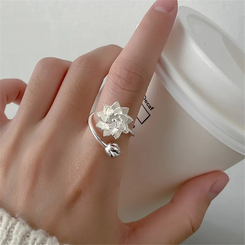 Anillo Flor de Loto Blanca para Mujer