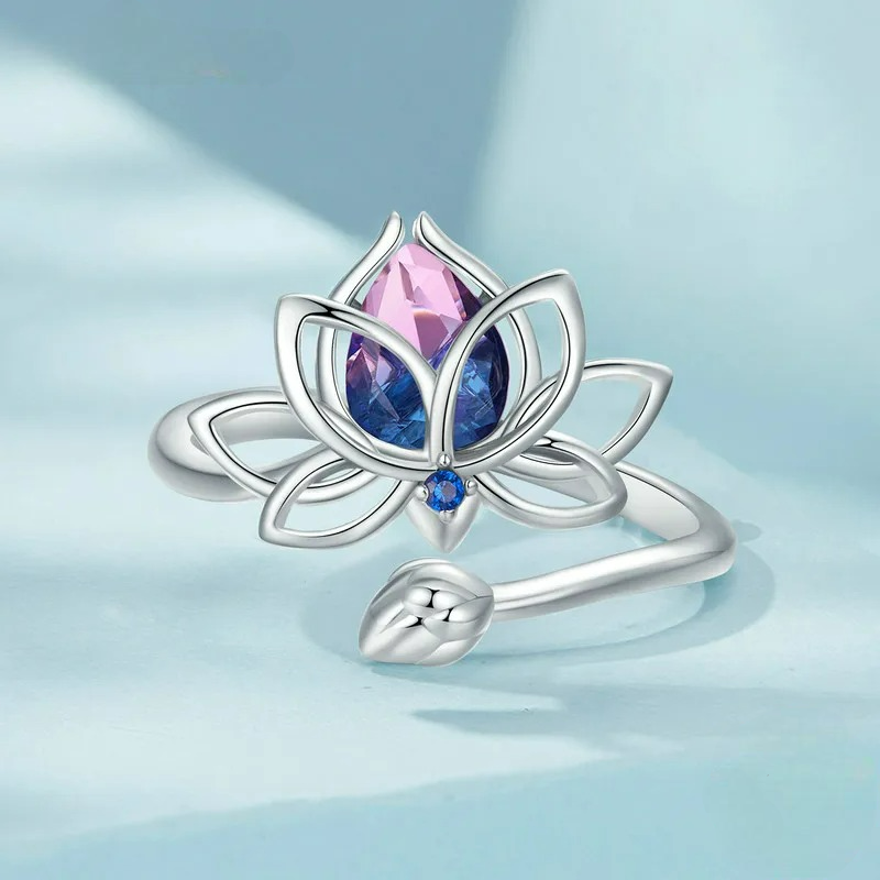 Anillo Flor de Loto en Cristal