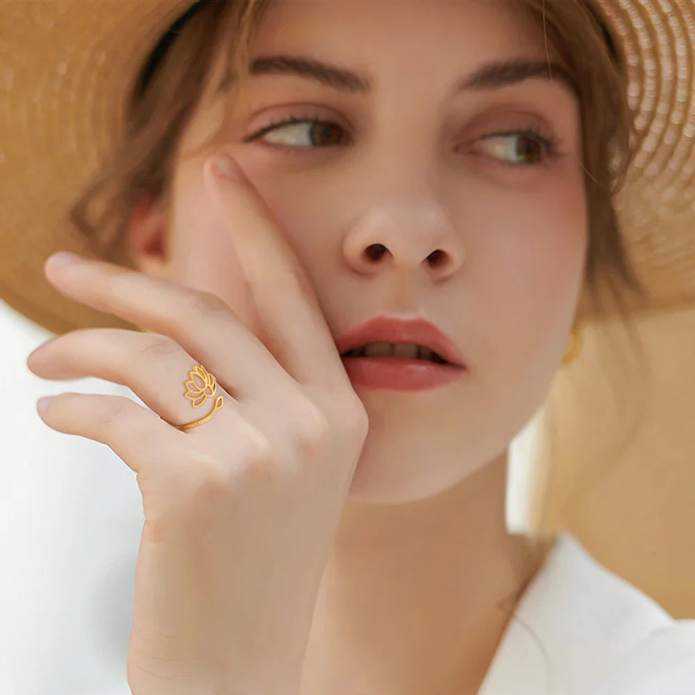 Anillo Flor de Loto para Mujer en oro