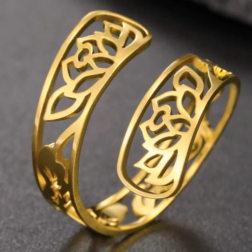 Anillo con Flores de Loto de oro